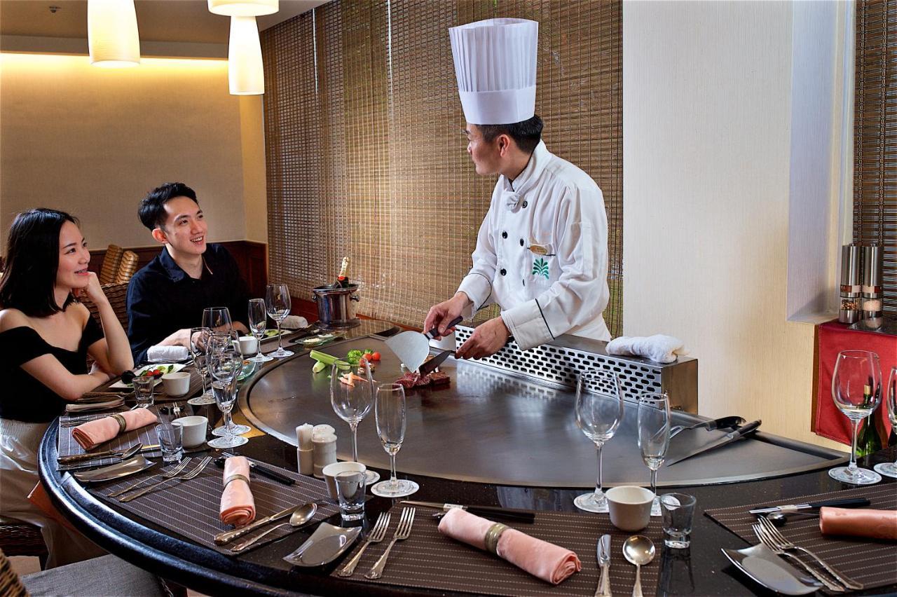 Hotel Royal Chihpin Wenquan Εξωτερικό φωτογραφία A chef at work
