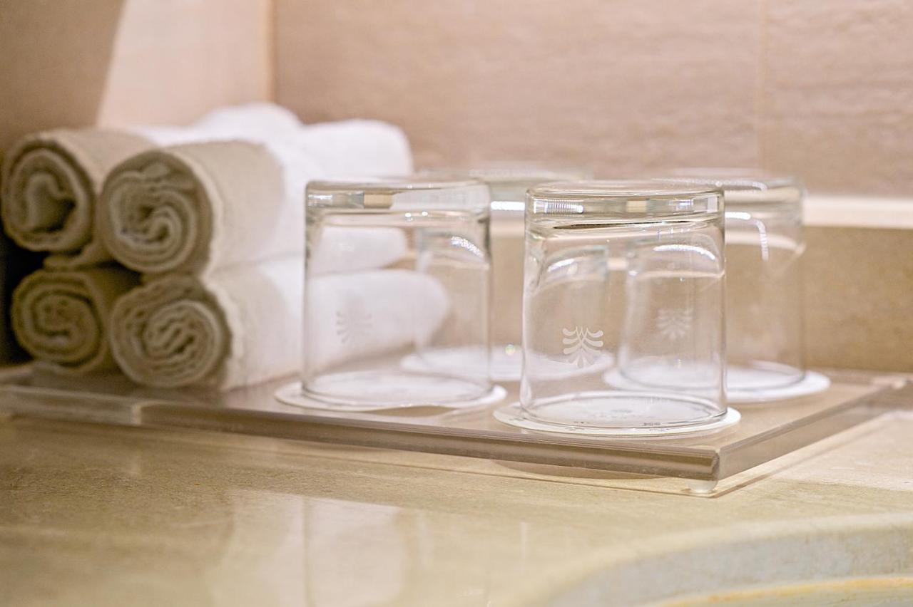 Hotel Royal Chihpin Wenquan Εξωτερικό φωτογραφία A set of three glasses