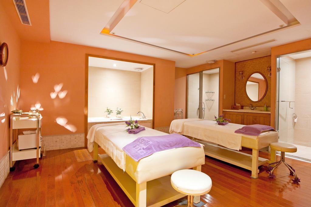 Hotel Royal Chihpin Wenquan Εξωτερικό φωτογραφία A treatment room at the spa